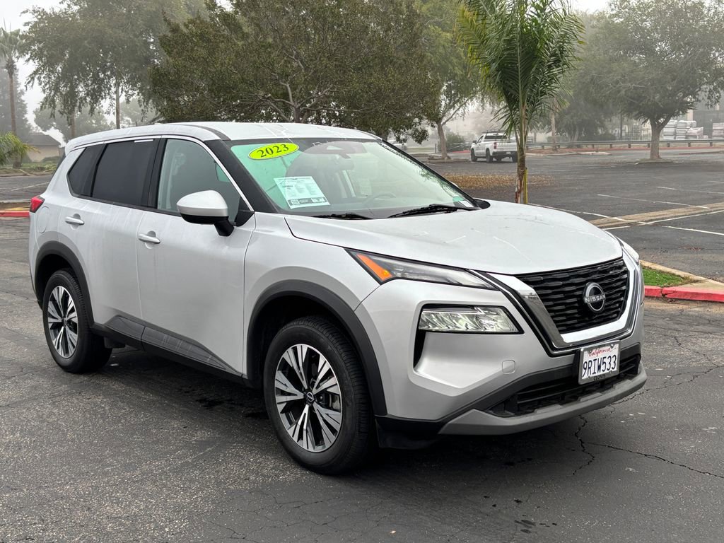 2023 Nissan Rogue SV photo 3