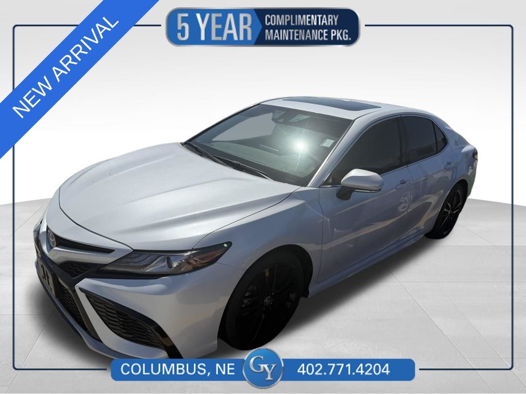2024 Toyota Camry XSE Hybrid's photo