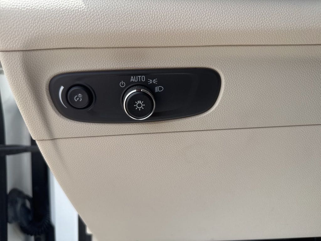 2023 Buick Envision Essence - Photo 14