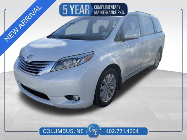 2017 Toyota Sienna Limited's photo