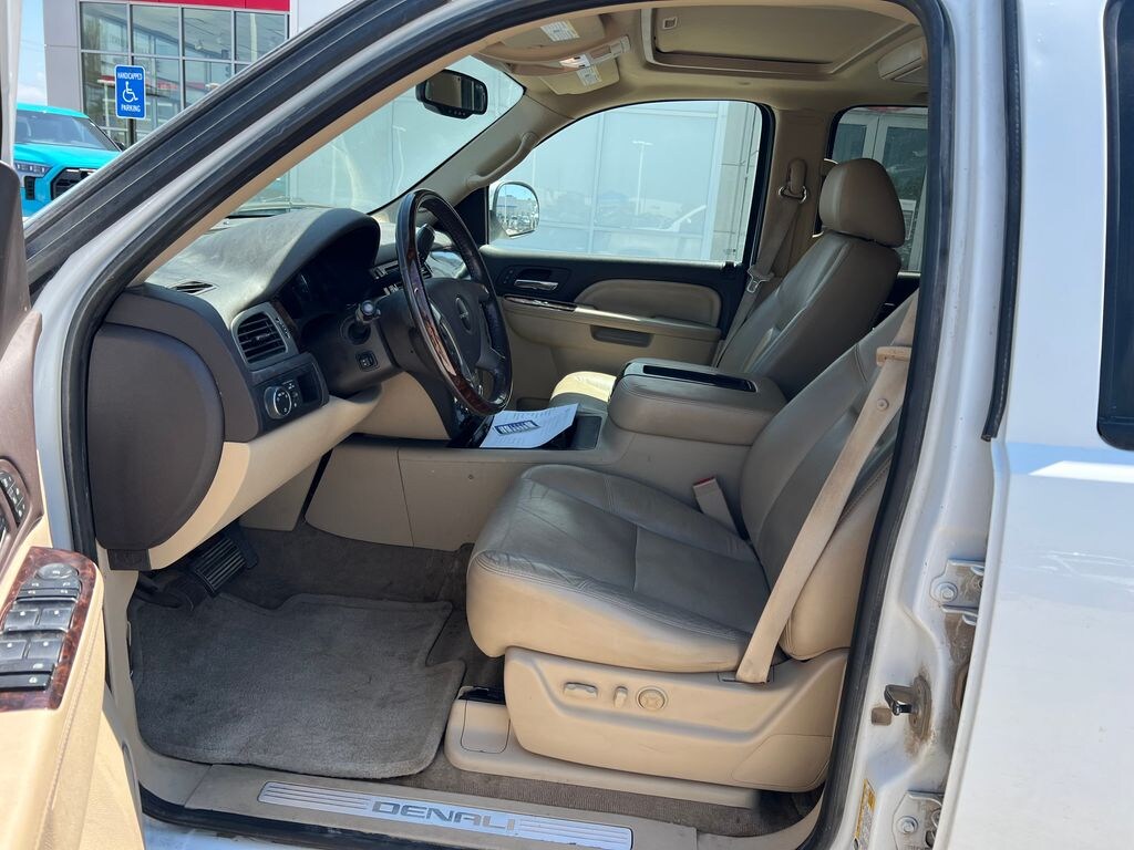 Used 2011 GMC Yukon XL 1500 Denali SUV