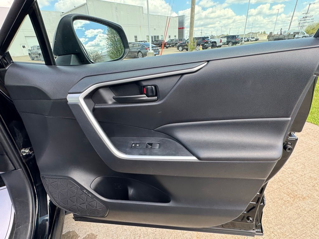 2024 Toyota RAV4 LE - Photo 57