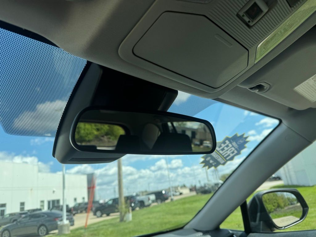2024 Toyota RAV4 LE - Photo 27