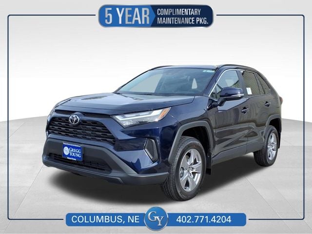 2025 Toyota RAV4 XLE's photo
