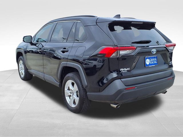 2021 Toyota RAV4 Hybrid XLE photo 3