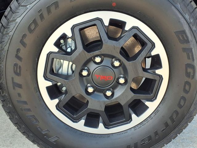 2025 Toyota Tacoma TRD Off-Road 4x4 Double Cab photo 3