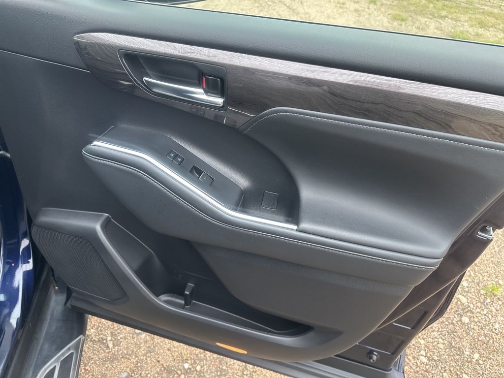 2023 Toyota Highlander Platinum - Photo 12