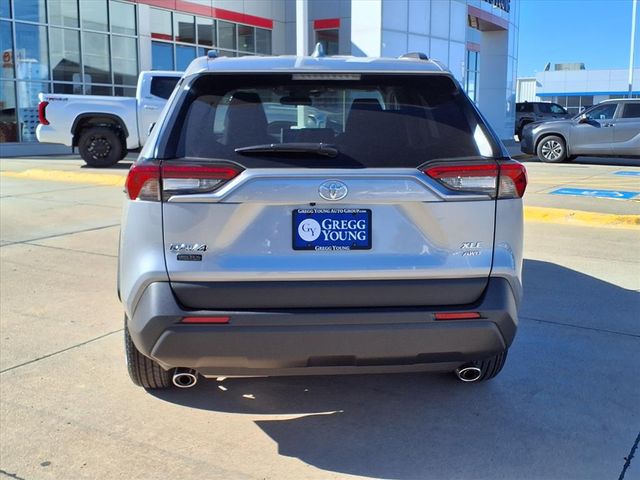 2025 Toyota RAV4 XLE photo 4