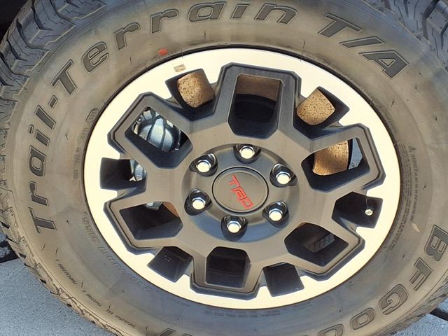 2025 Toyota Tacoma TRD Off-Road 4x4 Double Cab photo 2