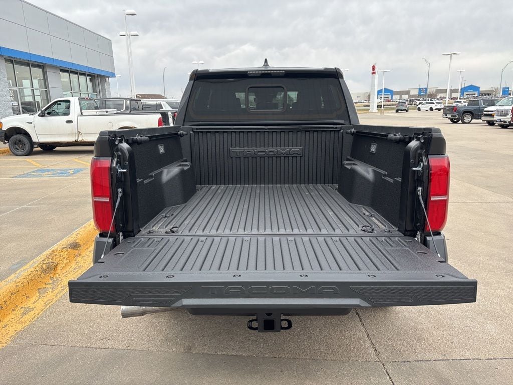 2026 Toyota Tacoma SR5 - Photo 9