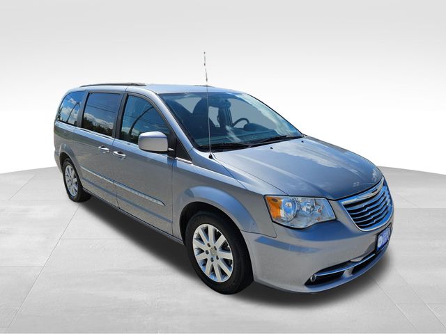 2016 Chrysler Town & Country Touring photo 3