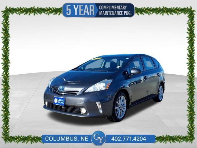 2014 Toyota Prius v Five's photo