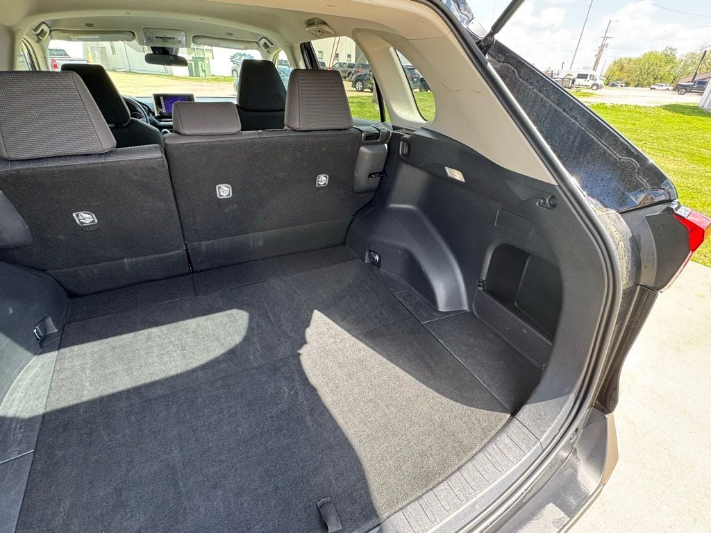 2024 Toyota RAV4 LE - Photo 42
