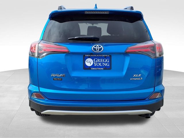 2016 Toyota RAV4 Hybrid XLE photo 4