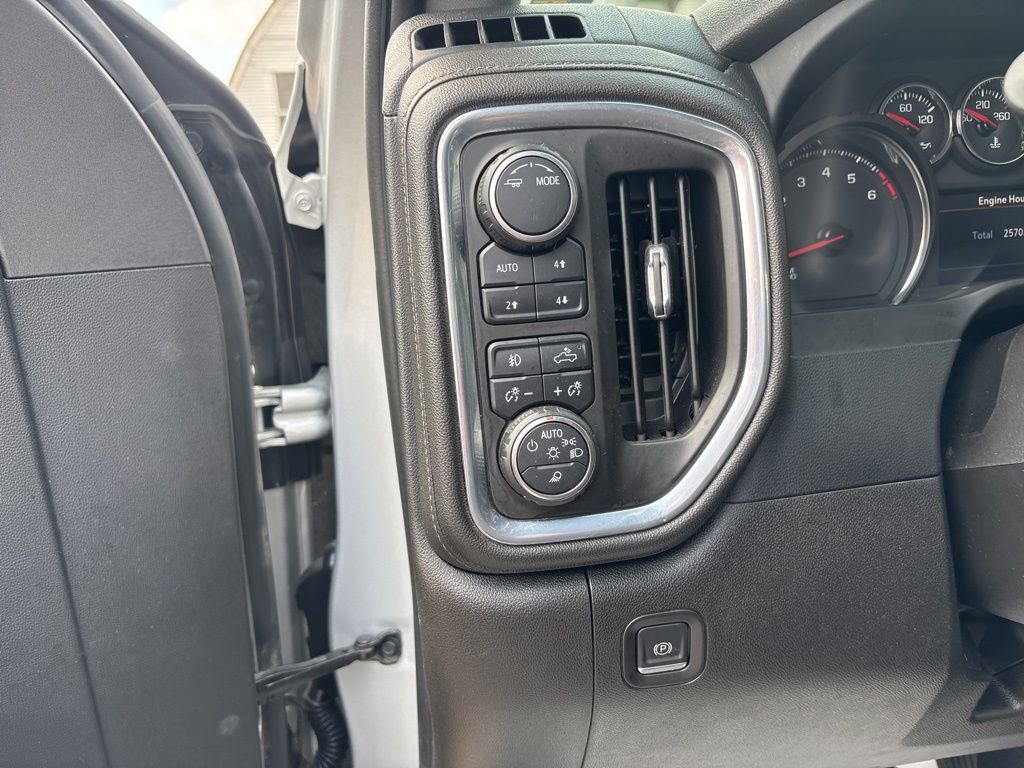 2022 Chevrolet Silverado 1500 Limited RST - Photo 19