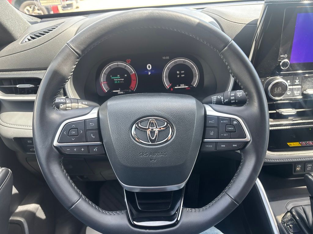 2025 Toyota Highlander XSE - Photo 18