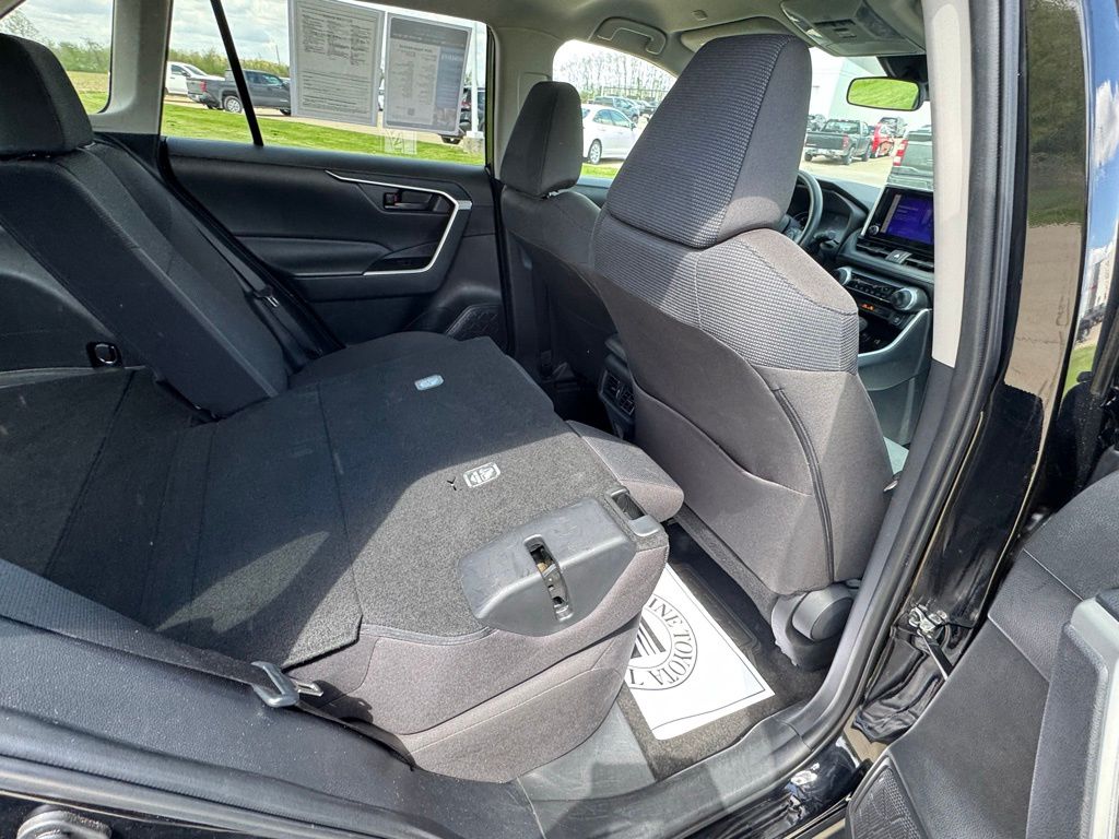 2024 Toyota RAV4 LE - Photo 49
