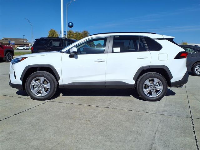 2025 Toyota RAV4 XLE photo 2
