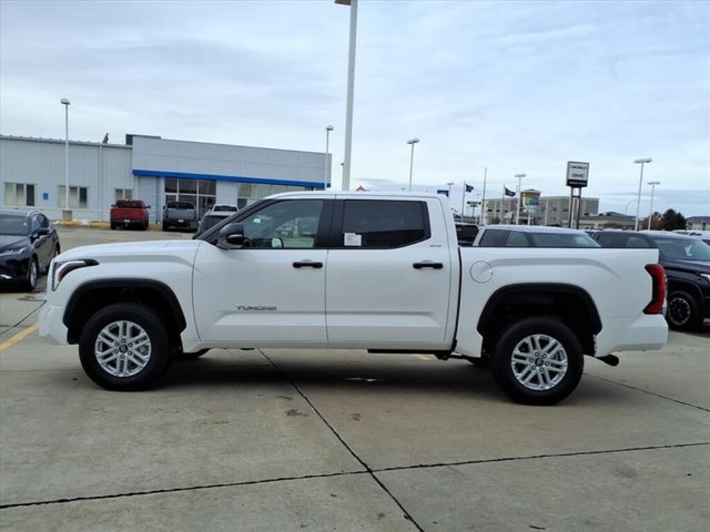 New 2026 Toyota Tundra SR5 SR5 CREWMAX 5.5