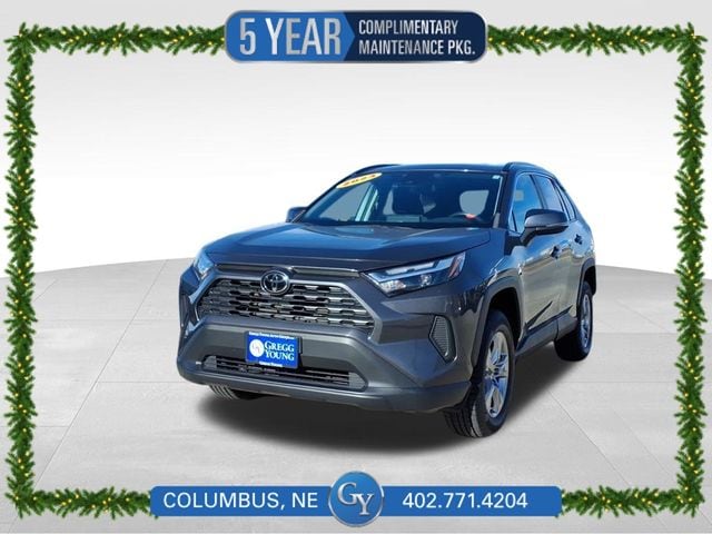 2023 Toyota RAV4 XLE's photo