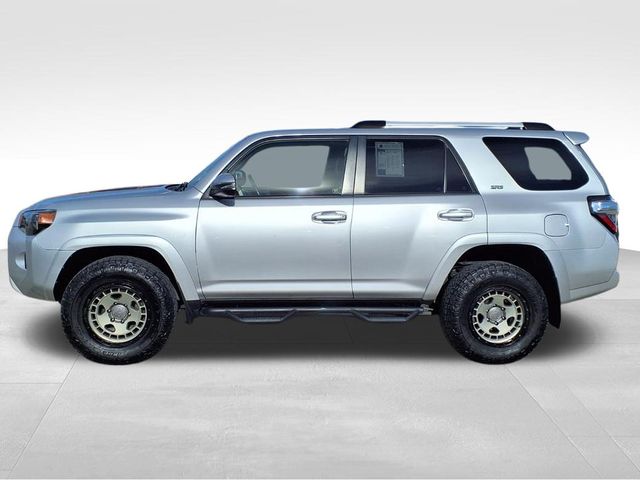 2021 Toyota 4Runner SR5 Premium photo 2