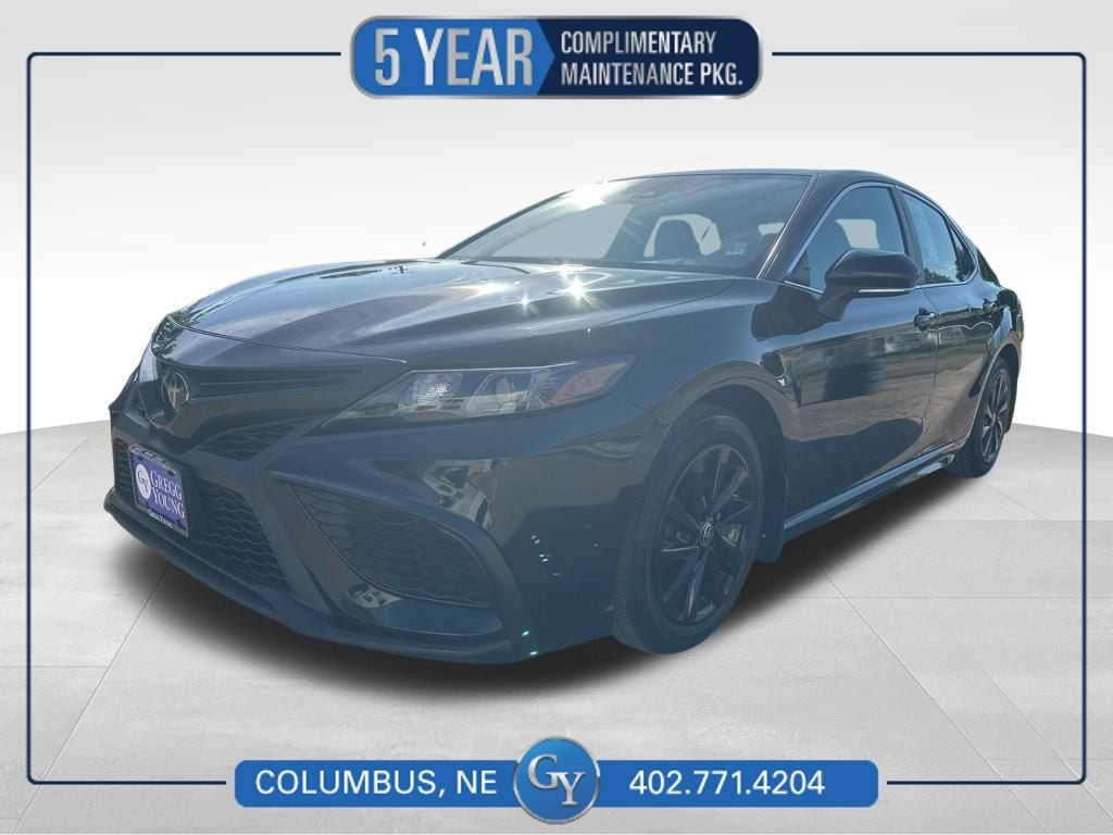 Used 2021 Toyota Camry SE Sedan