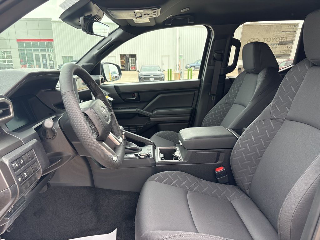 2026 Toyota Tacoma SR5 - Photo 17