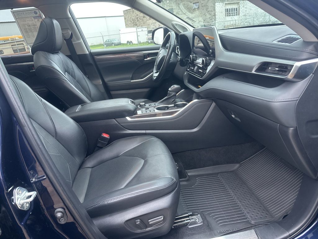 2023 Toyota Highlander Platinum - Photo 13