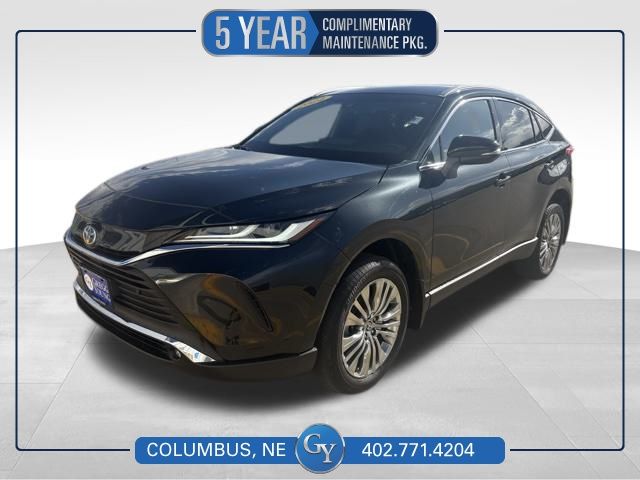 2024 Toyota Venza XLE's photo