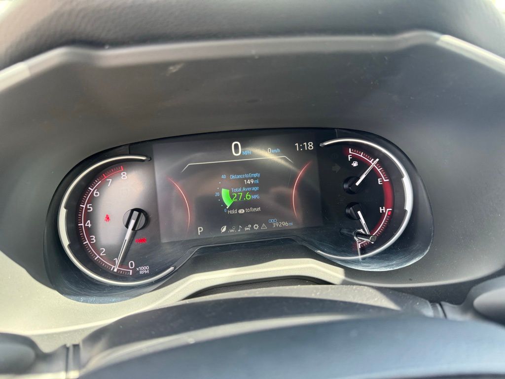 2024 Toyota RAV4 LE - Photo 16