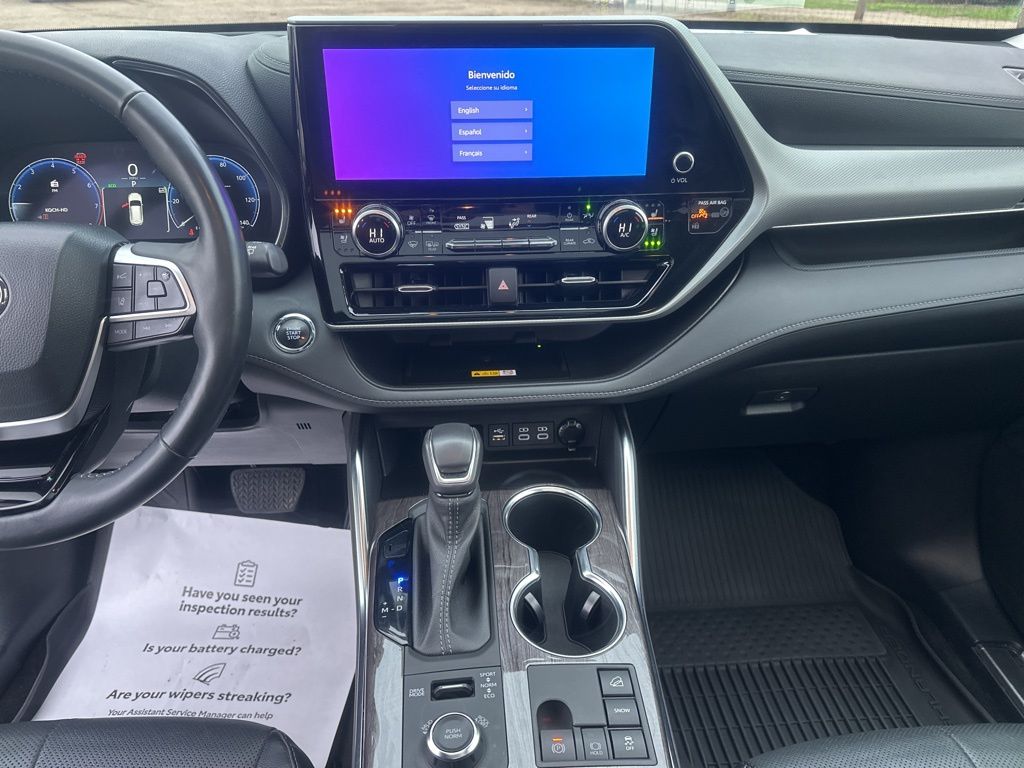 2023 Toyota Highlander Platinum - Photo 18