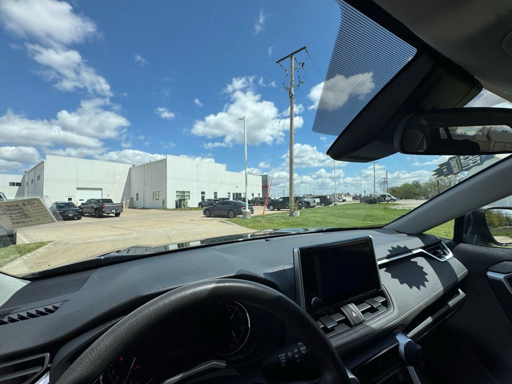 2024 Toyota RAV4 LE - Photo 15