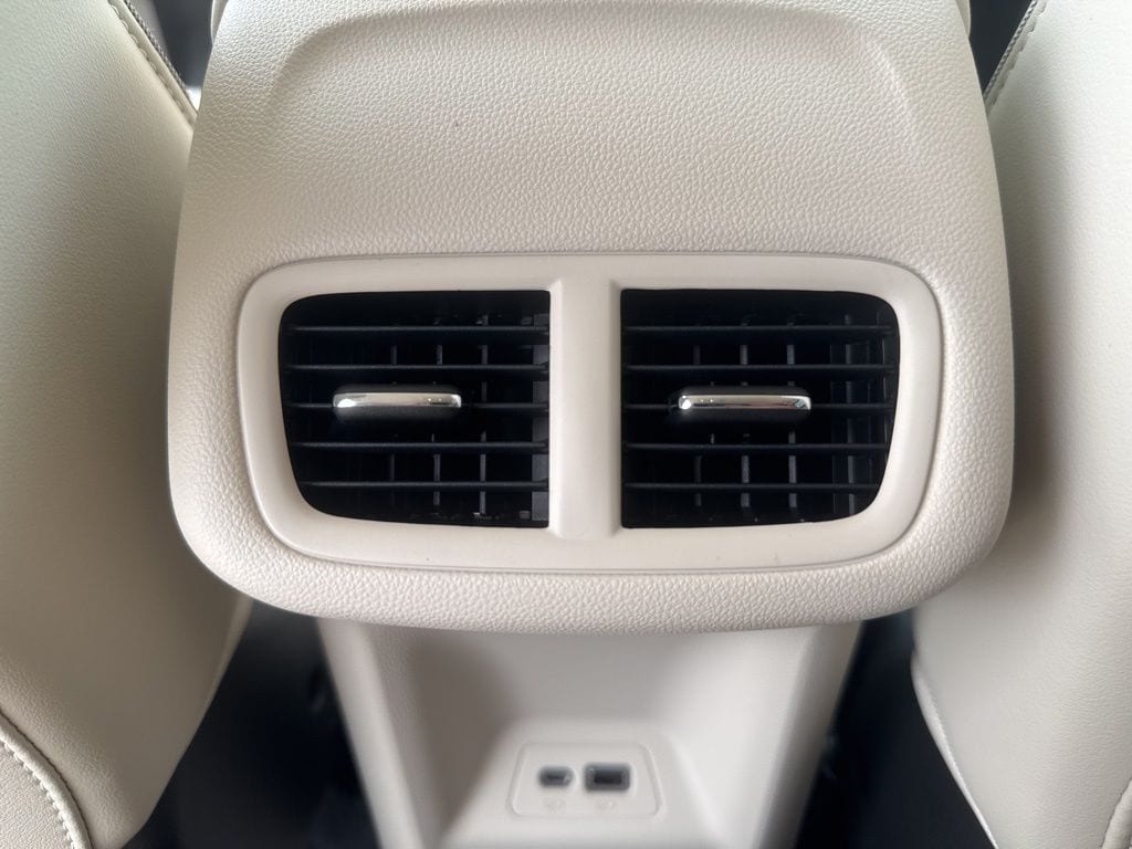 2023 Buick Envision Essence - Photo 25