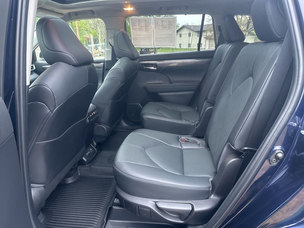 2023 Toyota Highlander Platinum - Photo 19