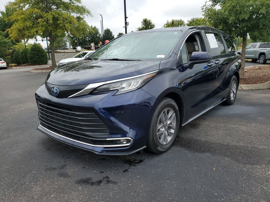 Used 2023 Toyota Sienna XLE 7 Passenger Van Passenger Van