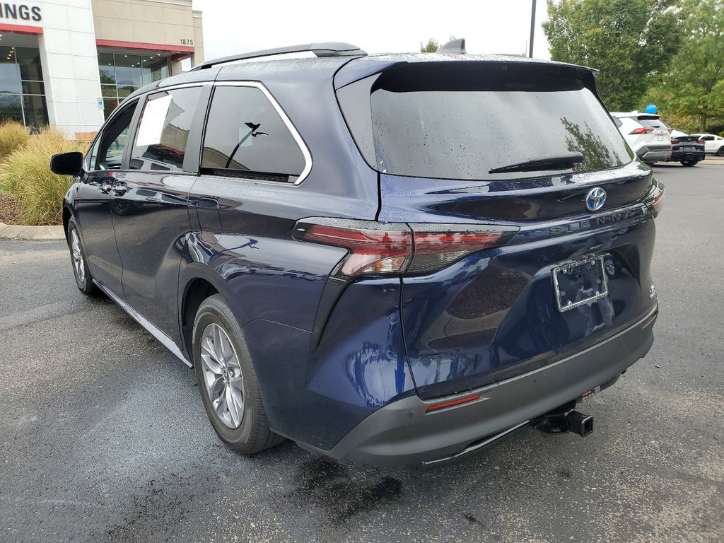 Used 2023 Toyota Sienna XLE 7 Passenger Van Passenger Van
