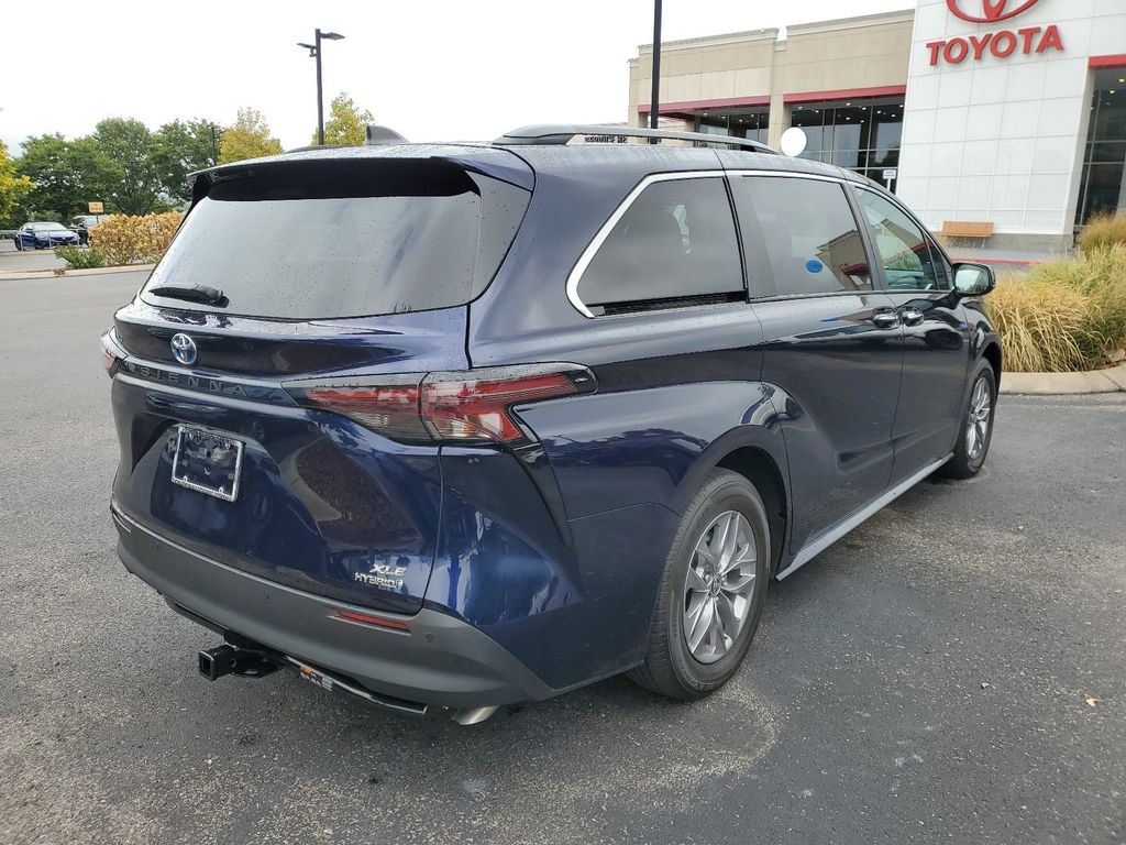 Used 2023 Toyota Sienna XLE 7 Passenger Van Passenger Van