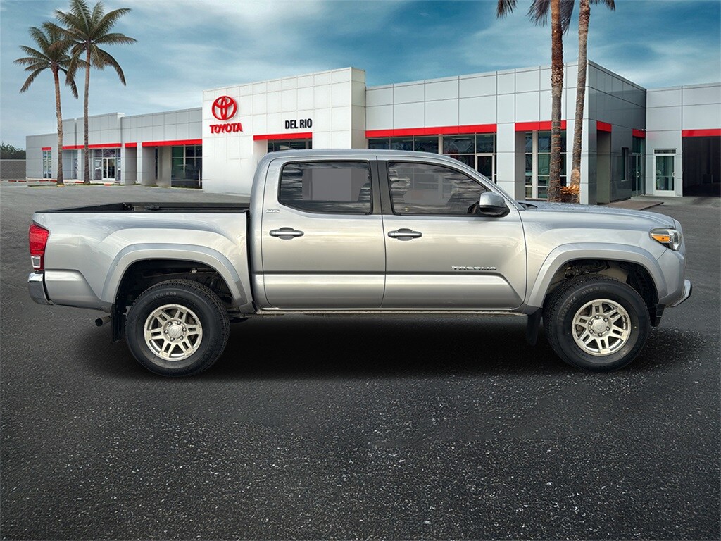 2017 Toyota Tacoma SR5 Sport TRD Pro photo 2