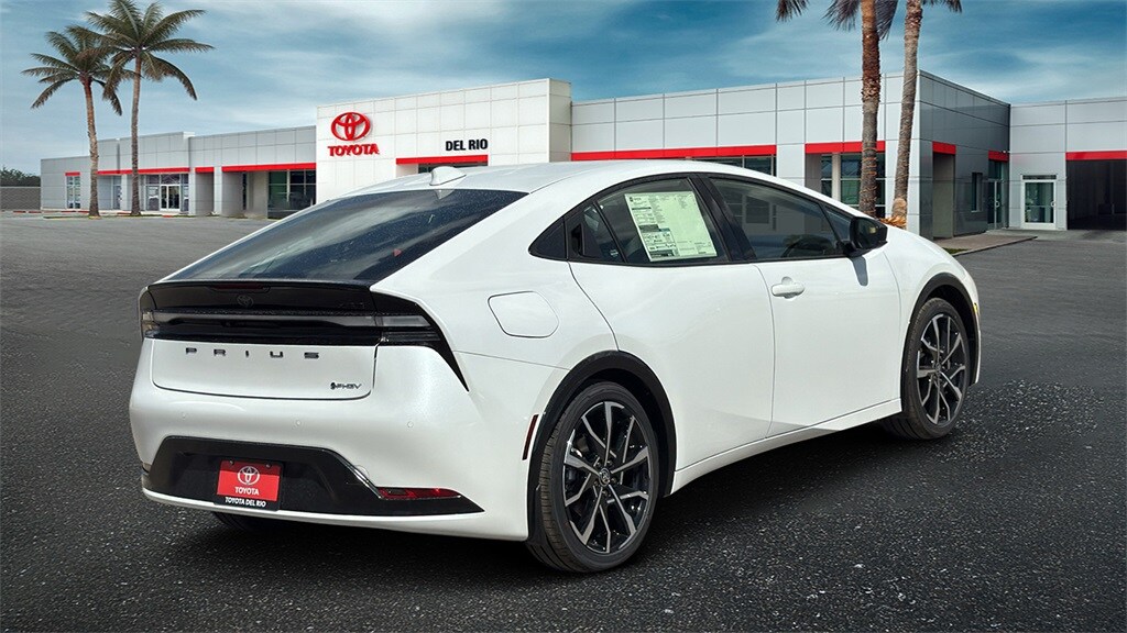 2025 Toyota Prius XSE Plug-in Hybrid photo 3