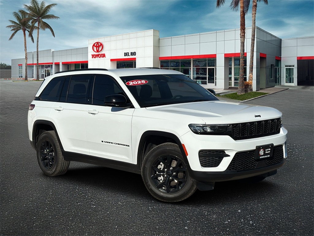 2025 Jeep Grand Cherokee Altitude's photo