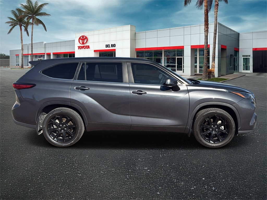 Used 2023 Toyota Highlander L Sport Utility