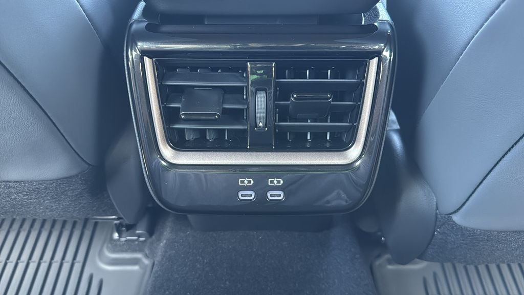 2026 Toyota Crown Platinum - Photo 16