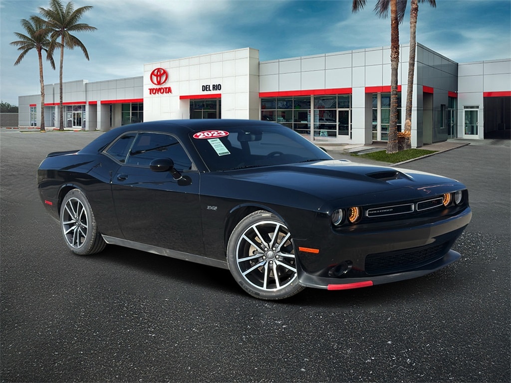 2023 Dodge Challenger R/T's photo