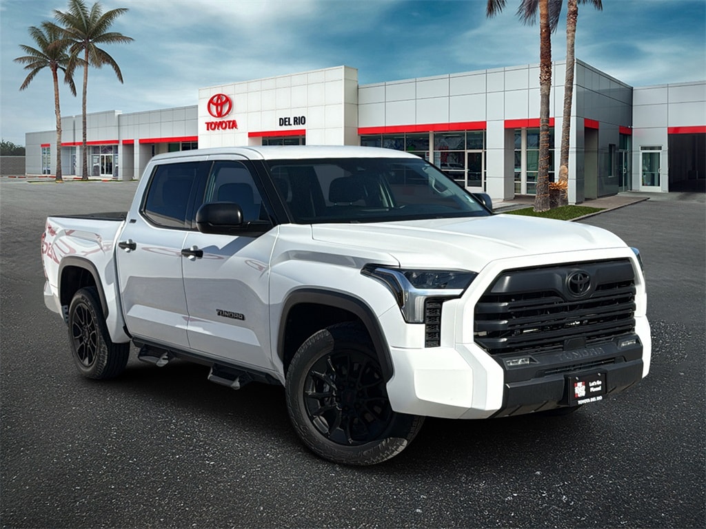 2023 Toyota Tundra SR5's photo