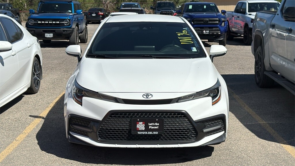 2022 Toyota Corolla SE photo 3