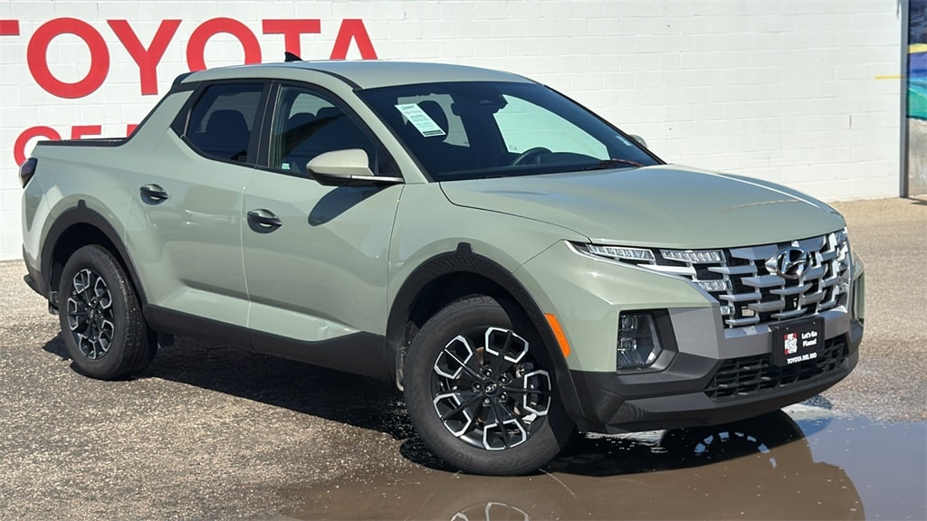 Used 2024 Hyundai Santa Cruz SE Truck