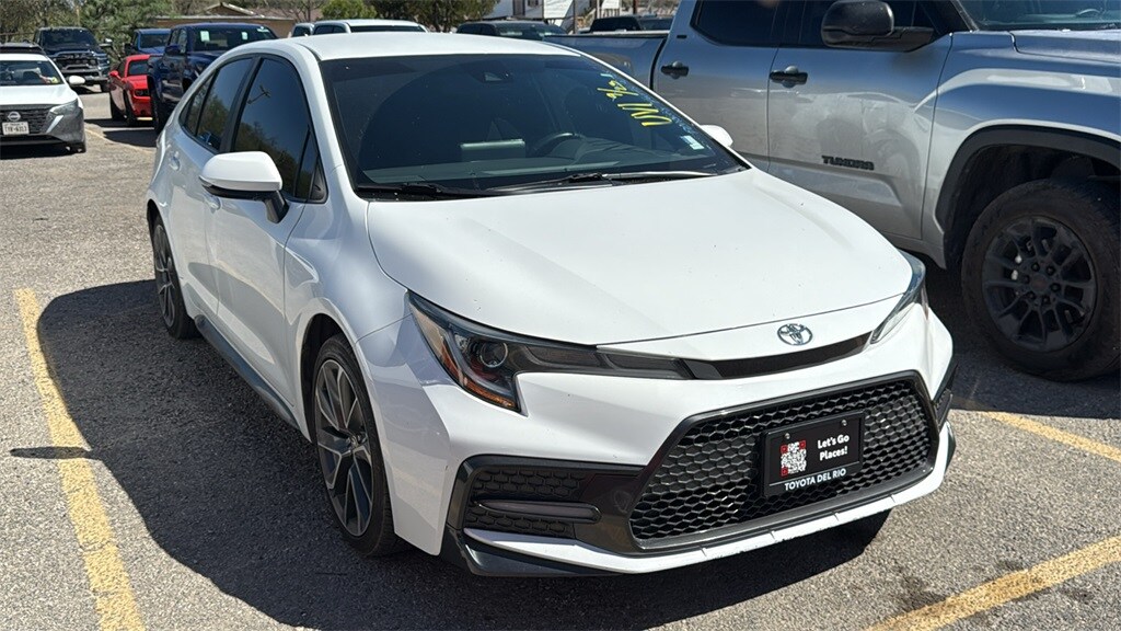 2022 Toyota Corolla SE photo 2