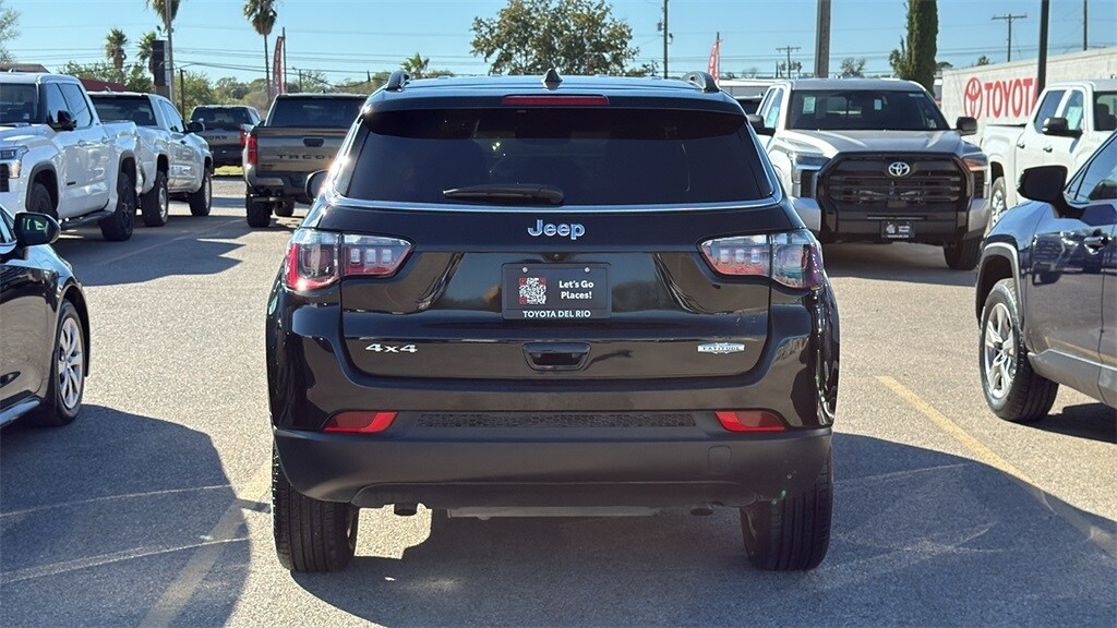 Used 2023 Jeep Compass Latitude SUV