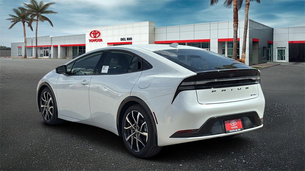 2025 Toyota Prius XSE Plug-in Hybrid photo 4
