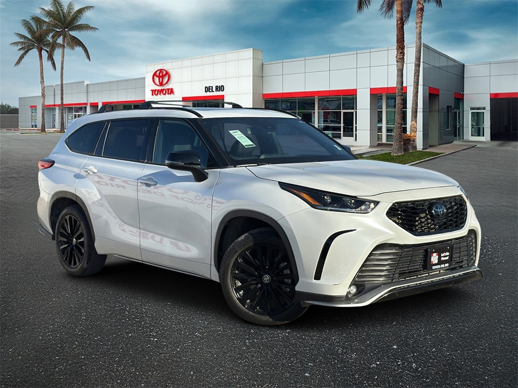 2023 Toyota Highlander L's photo